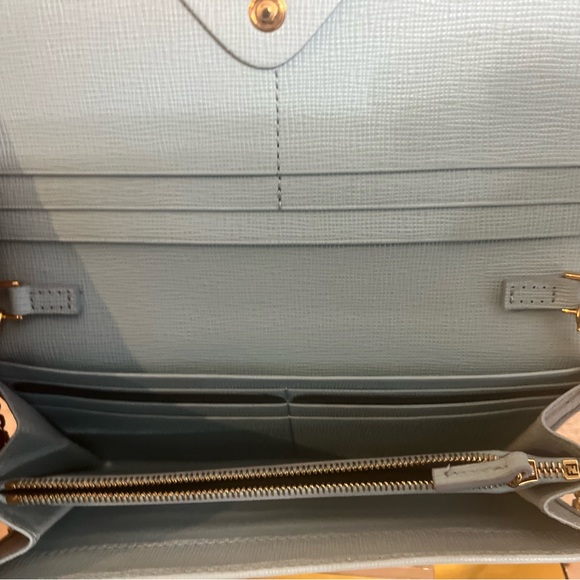 Fendi Vitello Elite Flower Wallet on Chain - EUC includes COA - Picture 10 of 14